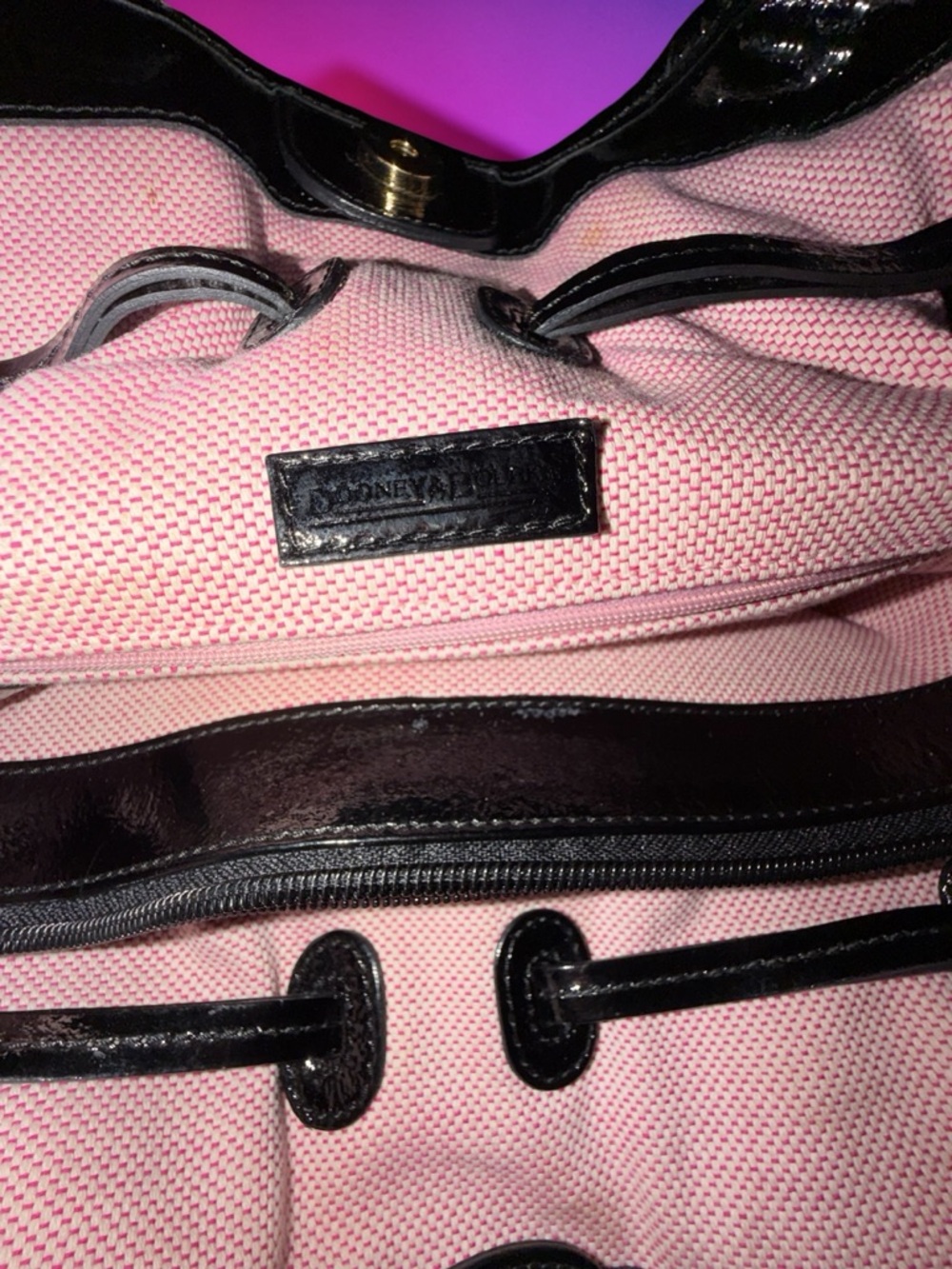 Vintage Dooney & Bourke Black Patent Leather Drawstring Satchel with Logo Plaque - Picture 4 of 10